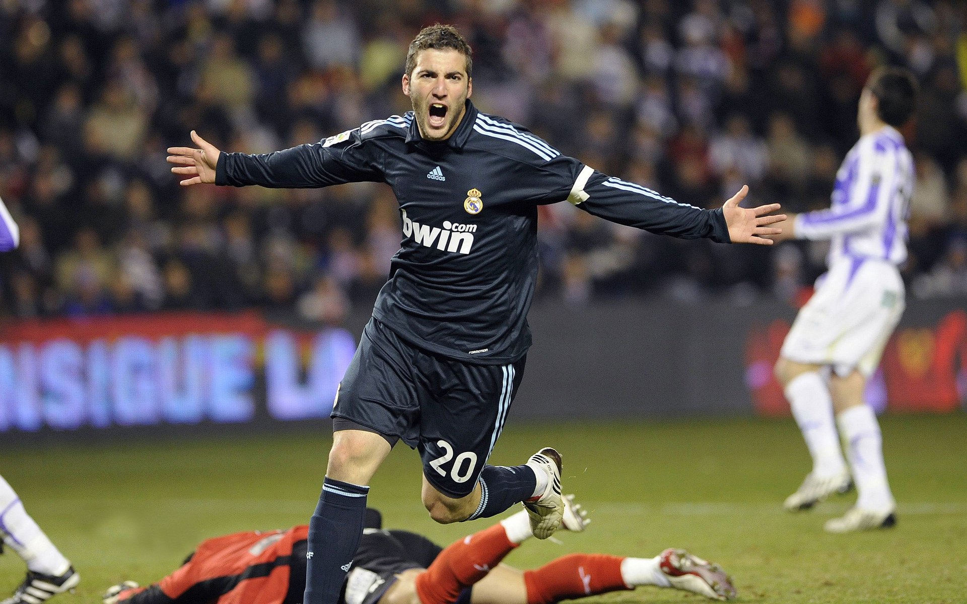 亚洲足球赛事影响力逐渐扩大